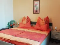 Ferienwohnung "schöne Aussicht" Hotels near Flurdenkmal "Weiße Frau"