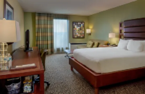 DoubleTree by Hilton Collinsville - St. Louis
