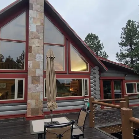 Spacious cabin in Angel Fire area - 6 miles to ski slopes and recreation area