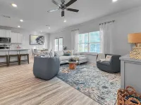 Private Pool & Hot Tub, Lakeview, 10 Min to 30A, Golf Public BEACH free parking