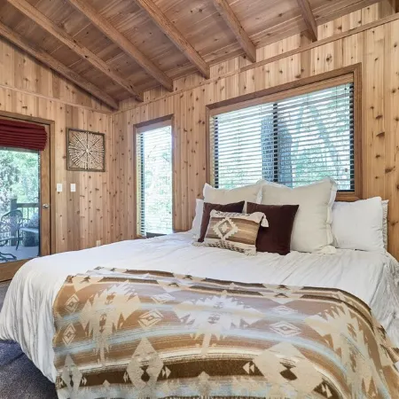 Luxury, Lakefront Chalet; Dock, Grills, Sasquatch & Firepits with a view