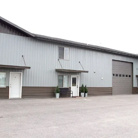 Urban & Hip Suite in the Warehouse District, Pets Allowed