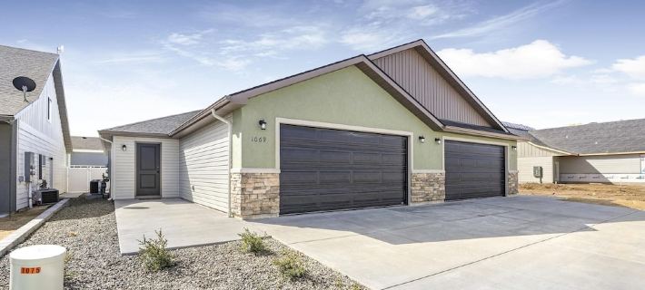 Brand new construction duplex, Clean & Cozy 1069 Hotels in Twin Falls