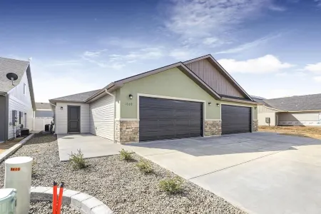 Brand new construction duplex, Clean & Cozy 1069