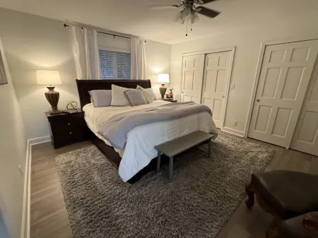 Blue Cottage at Sunset Cove, Bunk room 2 story dock! Best views!