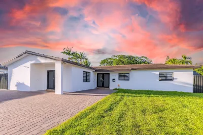 Encanto Luxury Home
