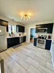 Recently totally renovated duplex located 5 minutes from Downtown Bristol.