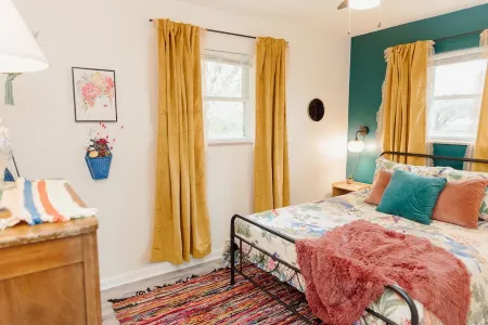 Cozy Eclectic Family-Friendly Home in Jeffersonville, Near Louisville Kentucky