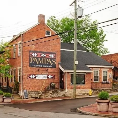 Centrally located Hyde Park Home; walk to restaurants, bars, and coffee shops