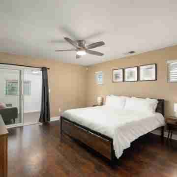 Perfect Home for Work or Relaxing Vacation Rooms