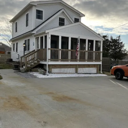 2 Story Beach House with full screen porch - Short walk to beach