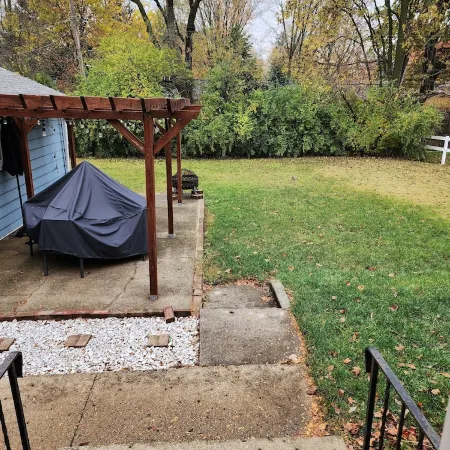 Beautiful 5 bedroom home only minutes from UIUC