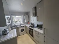 Large 1 bed flat with parking, central Broughty Ferry