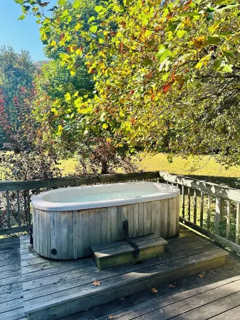 Hooting Hollow Cabin formely known as "Living Water Cabin"