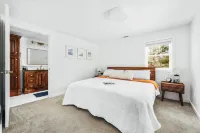 Birch House-Family friendly home with shared beach