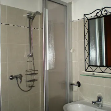 Apartment in an old barn, private garden overlooking the village