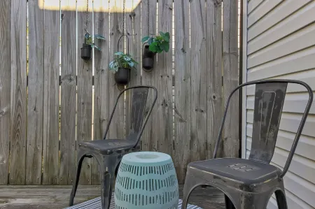 Sunshine House in Mason, Beautiful Cozy Cottage