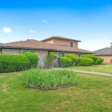 Stylish 5Br 3BA Home w/Pool Perfect for 16Ppl