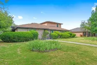 Stylish 5Br  3BA Home w/Pool  Perfect for 16Ppl - Uima-altaat
