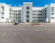 Luxury Vacation condo close to theme parks<br>Extra clean