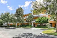 #579 - Gorgeous water view 3 bed condo with private balcony close to Disney