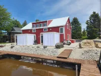 4Br River Retreat: Beach, Boat, Sunsets, Wildlife, Spacious & Serene Escape Hotels in Two Rivers