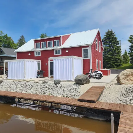 4Br River Retreat: Beach, Boat, Sunsets, Wildlife, Spacious & Serene Escape