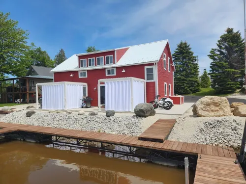 4Br River Retreat: Beach, Boat, Sunsets, Wildlife, Spacious & Serene Escape