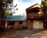 Spacious 5 Bedroom / 4 Bath Cabin + Loft, 25 mins from Yellowstone, Sleeps 18 - 3 星級