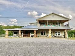 Small Town Richness at Salt Creek Inn  4 Bed 4 Bath Graham, TX