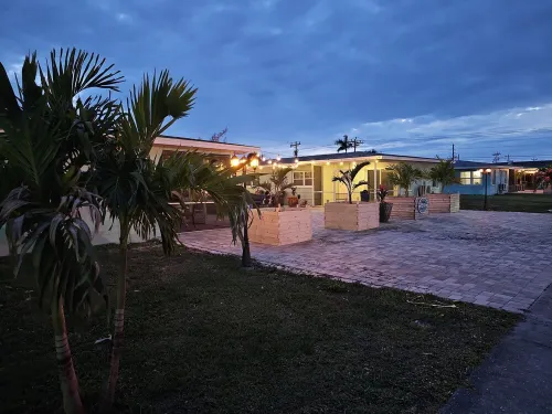 Beachy 1-Bedroom Getaway in Cape Coral – 20 Mins to Sanibel & Fort Myers Beach!