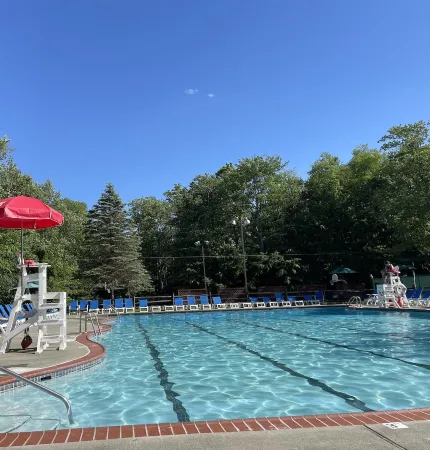 Cozy, Relaxing, Getaway house in Big Bass community Poconos-3 mins walk to lake