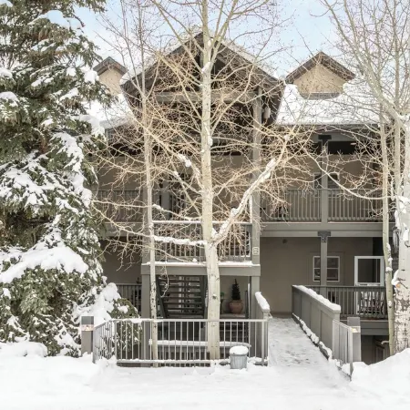 Cozy Beaver Creek Getaway Minutes From Ski Lift!