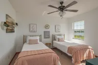Lake Retreat w/Pool & Hot Tub near Bok Tower