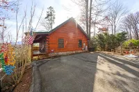 Jaw Dropping View in Black Bear Falls - Private Pools