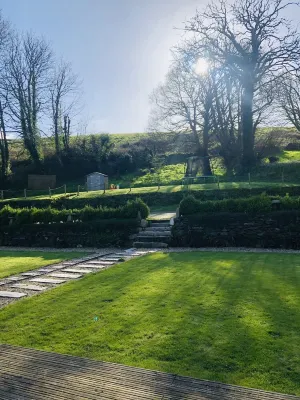 The Picture Window - Beautiful Grade 2 listed barn conversion