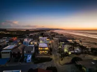 Strandcastle - Oceanview  - Dog Yard - SO much Parking! - Steps from Sand