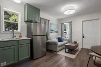 Downtown Peaceful Pearl