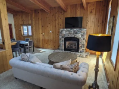 Annie Oakley's Outpost - Large 1-Bedroom in the Heart of Challis Hotels in Custer County
