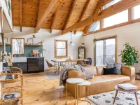 Cozy Catskills Chalet Hotels in Callicoon