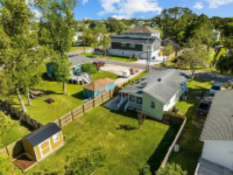 Quiet Hideaway Half a Mile to the Beach a Mile to the BoardwalkLinens Included!