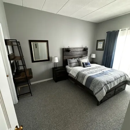 Ground floor entry with ski in/out access to Pico & FREE shuttle to Killington