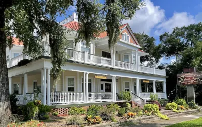 In the Heart of Apalachicola~Walk Everywhere~Ebony Rouge Suite~Majestic Jewel Hotels near Apalachicola Margaret Key Public Library