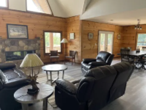 Newly Built Lodge Nestled in a Gorgeous Setting