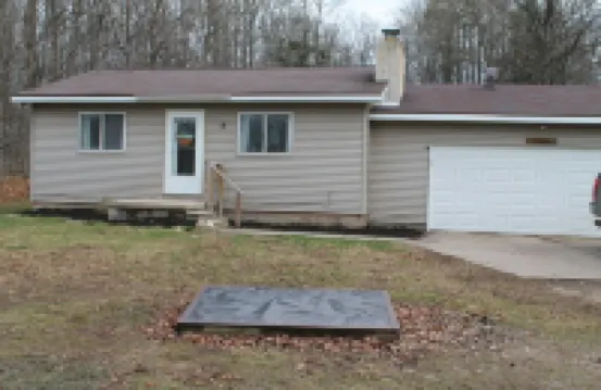 Deer-View Cabin - Remodeled Cabin with Spacious Yard and Cozy Living