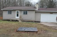 Deer-View Cabin - Remodeled Cabin with Spacious Yard and Cozy Living