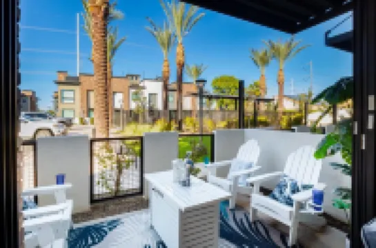 Heritage District Oasis, 300 steps from downtown Gilbert amenities. -Lot 8