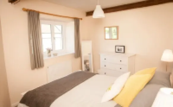 Contemporary cottage in lovely Devon village.