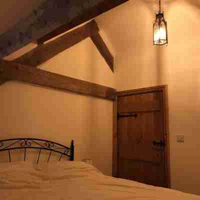 Beautiful detached Welsh country cottage Rooms