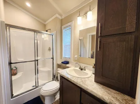 Clearwater Cottage B Отели в г. Пайни